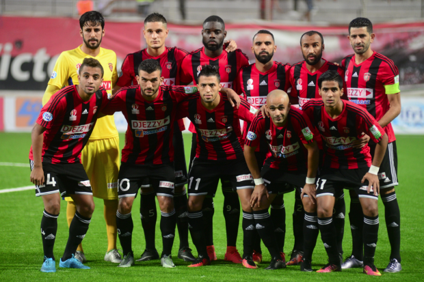 Ligue 1 Usm Alger Us Biskra Un Match à Quatre Places Pour Les Rouge Et Noir — Tsa 1542