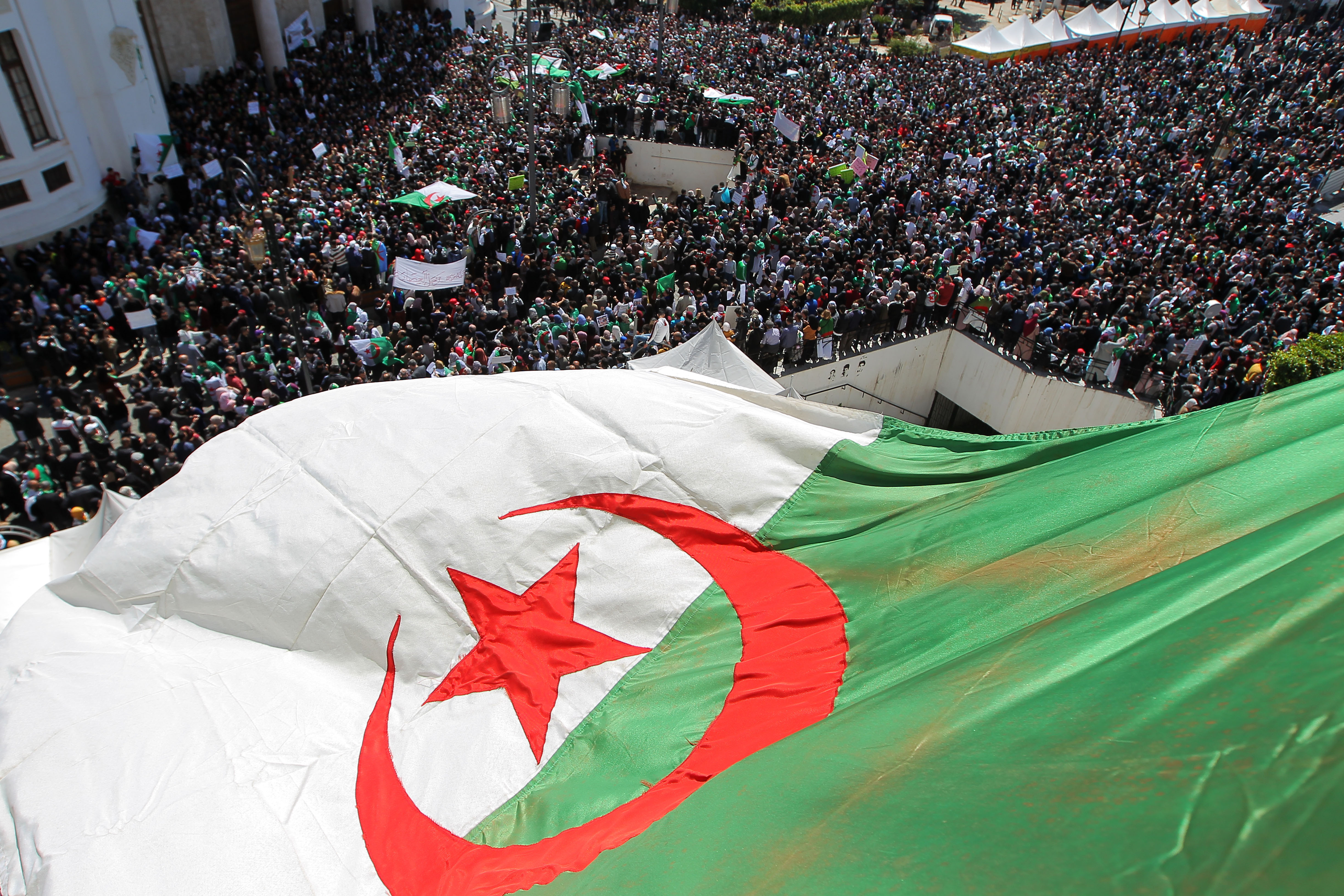 Grandes marches du 5 juillet, dialogue : l'Algérie à la ...